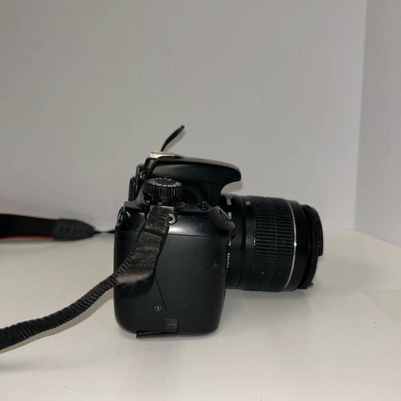 Canon EOS Rebel T3 Digital SLR Camera - Picture 8 of 14